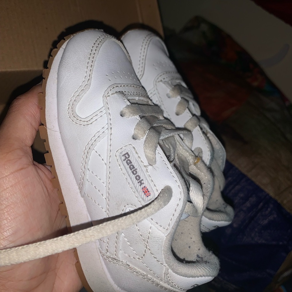 Classic Reebok - Picture 5 of 6